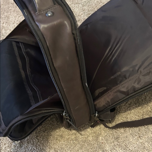 Men\'s Classic Brown Leather Backpack